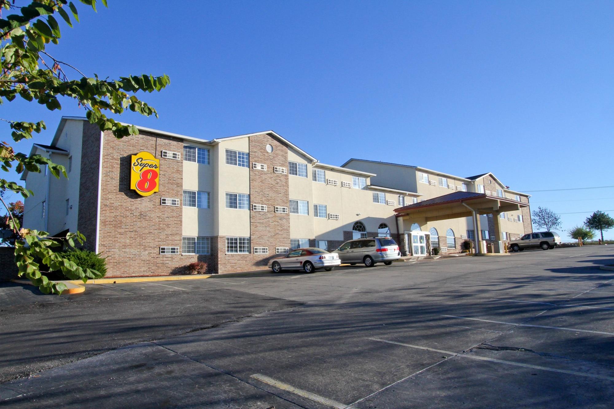 Super 8 By Wyndham Kansas City Buitenkant foto