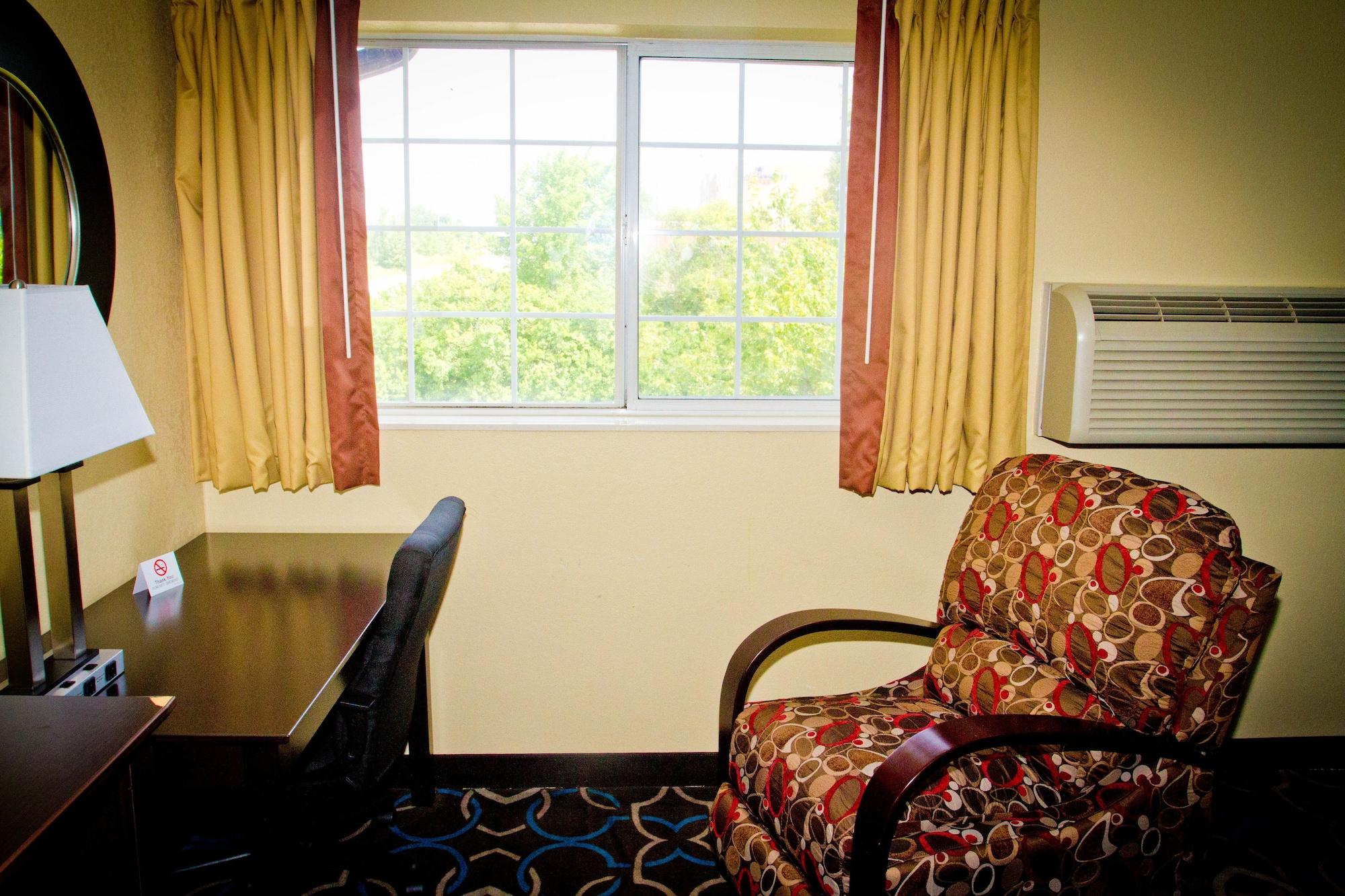 Super 8 By Wyndham Kansas City Buitenkant foto