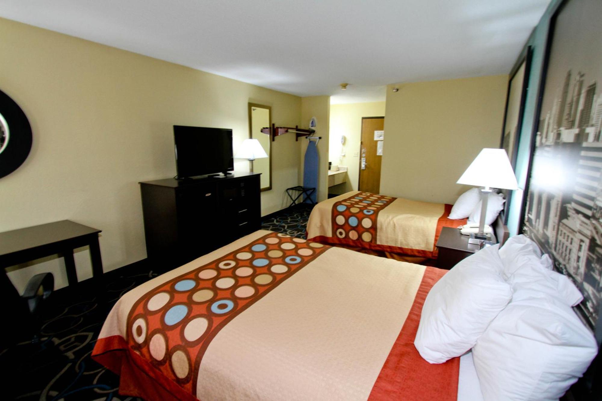 Super 8 By Wyndham Kansas City Buitenkant foto