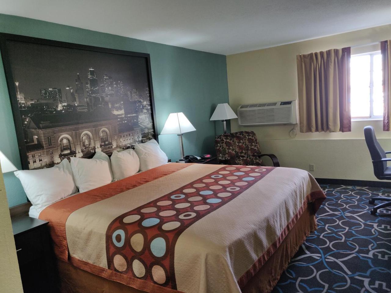 Super 8 By Wyndham Kansas City Buitenkant foto