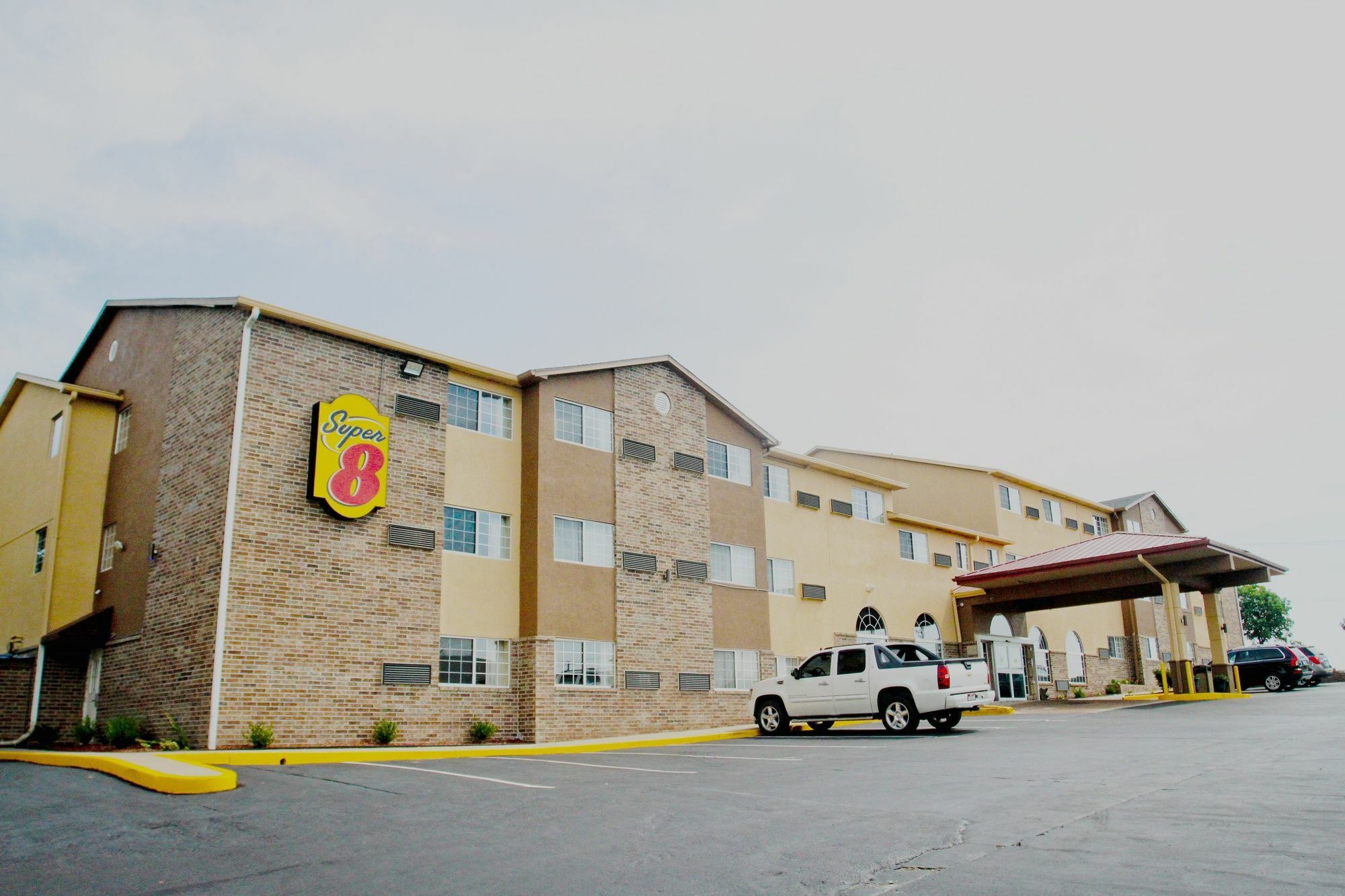 Super 8 By Wyndham Kansas City Buitenkant foto