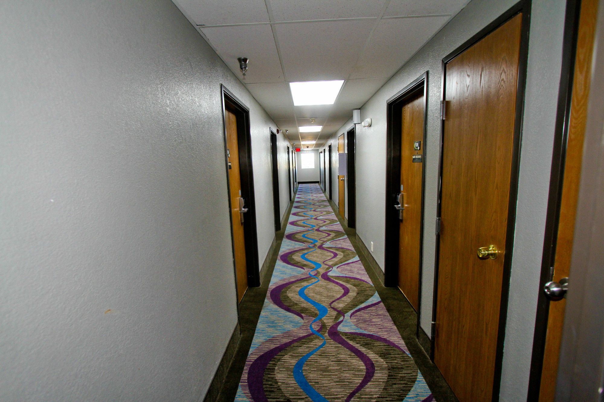 Super 8 By Wyndham Kansas City Buitenkant foto