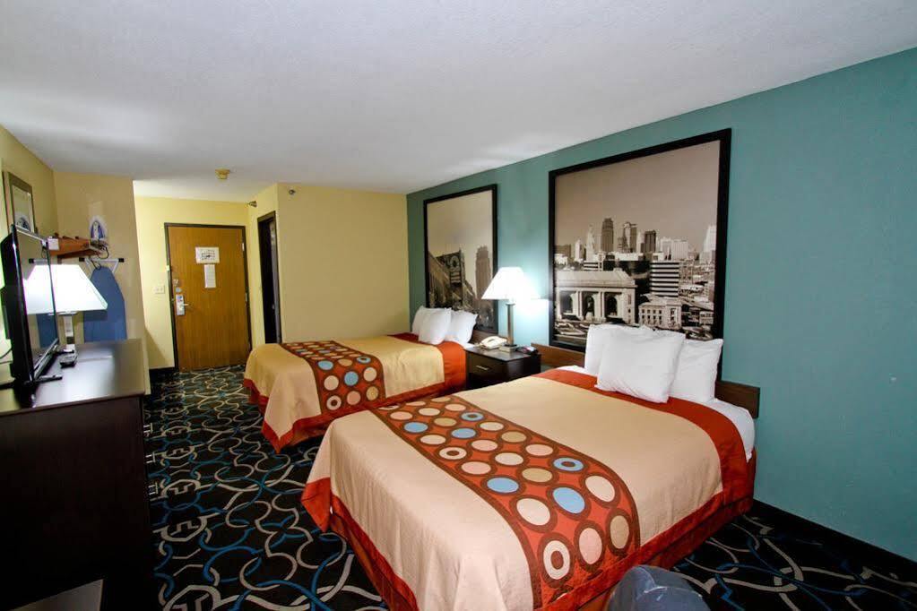 Super 8 By Wyndham Kansas City Buitenkant foto